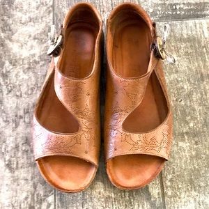 Spring Step | style: Lorelle | leather sandals